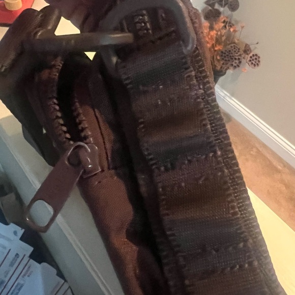 CalPak crossbody in walnut - Picture 4 of 9